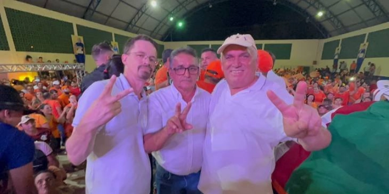 Multidão acompanha convenção de Chico Rufino e Alessandro Mendes em São José da Lagoa Tapada com apoio de Colorau