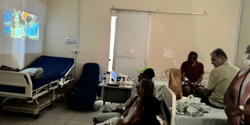 Equipe do serviço de Hemodinâmica de Patos promove sessão de cinema para pacientes
