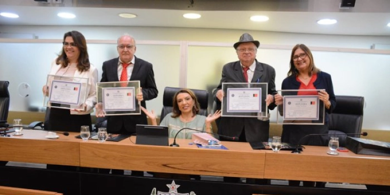ALPB homenageia professores universitários com título de cidadania paraibana