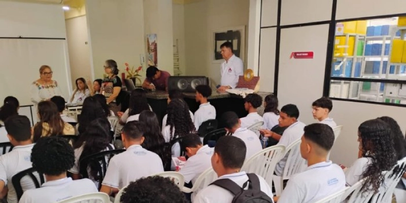 Estudantes de duas escolas estaduais participam do projeto ‘A Escola Vai à FCJA’