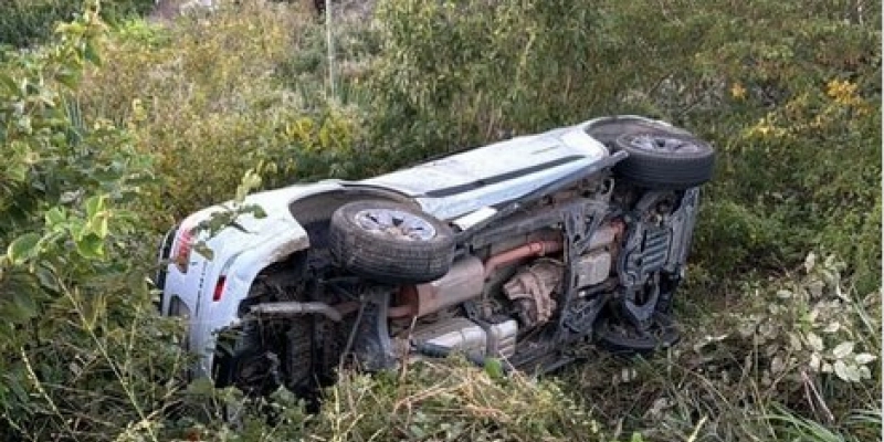 Prefeito de São Bento sofre acidente automobilístico; carro saiu da pista e capotou