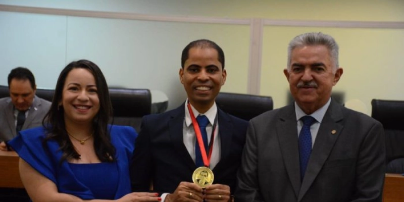 ALPB concede Medalha de Mérito Jurídico ao advogado Alberdan Coelho