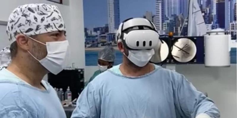 Complexo Hospitalar de Mangabeira realiza primeira artroscopia de joelho com realidade virtual do Brasil