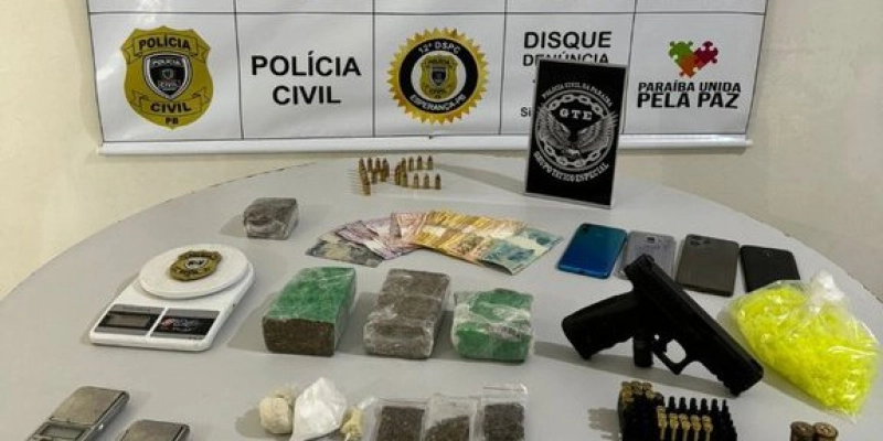 Polícia Civil apreende pistola, munições, maconha e apetrechos para o tráfico; suspeito é preso