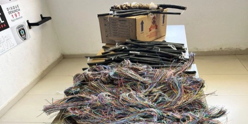 Polícia Civil apreende grande quantidade de fios de cobre furtados; três investigados presos