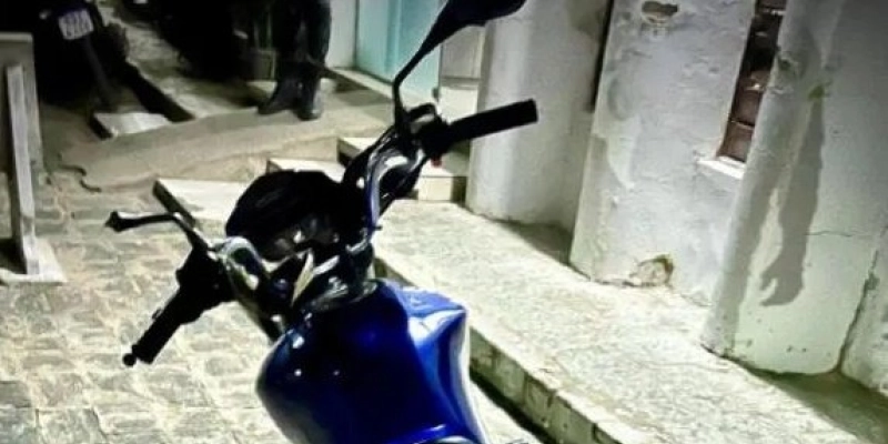 Apresentando forte indícios de embriaguez alcóolica, homem pratica direção perigosa, desacata os policiais e vai parar na delegacia, em Marizópolis