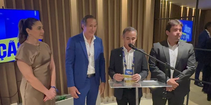 Gilberto Sarmento e Helder Carvalho assinam compromisso com empresários sousenses em evento da FCDL/PB em Sousa 