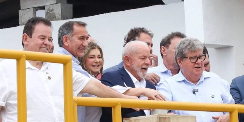 Lula e João Azevêdo entregam segundo lote do Canal Acauã-Araçagi que vai beneficiar cerca de 40 cidades