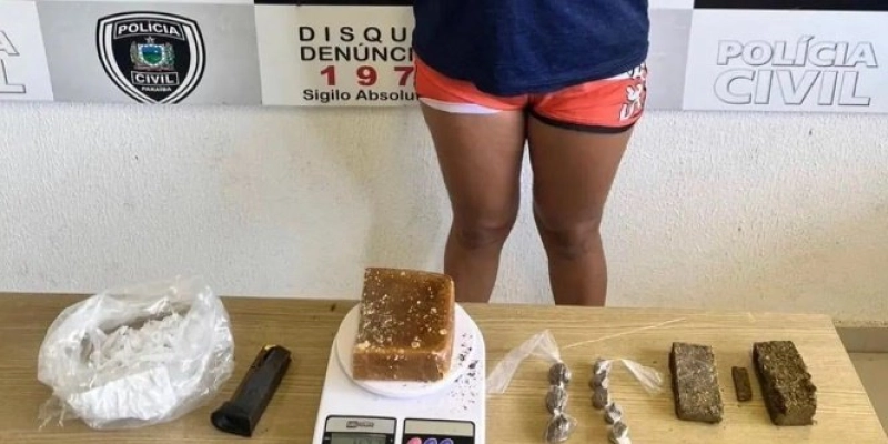 Mulher é presa com crack e cocaína em mais uma ação policial em combate ao tráfico de entorpecentes, na Paraíba