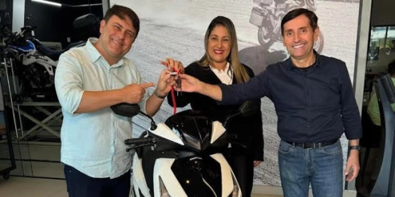 Corretor de imóveis sorteado com moto 0 Km se orgulha de fazer parte da família Creci-PB
