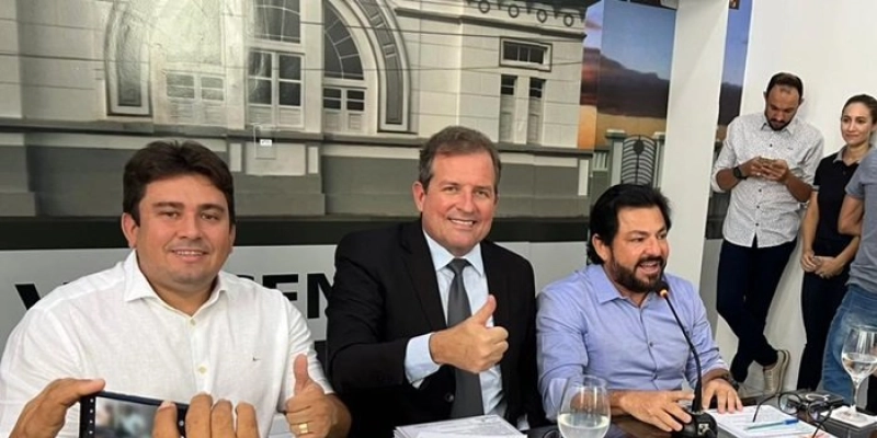 Ao se reunir com Zenildo Oliveira, Tyrone diz o vice-prefeito de Sousa apoia candidatura de Helder Carvalho