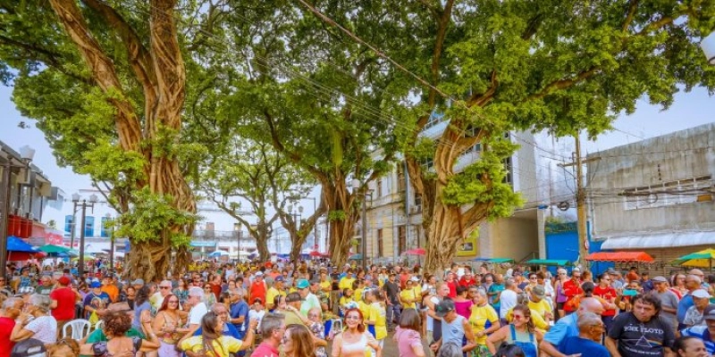 Cantora Gracinha Telles é a atração do Sabadinho Bom