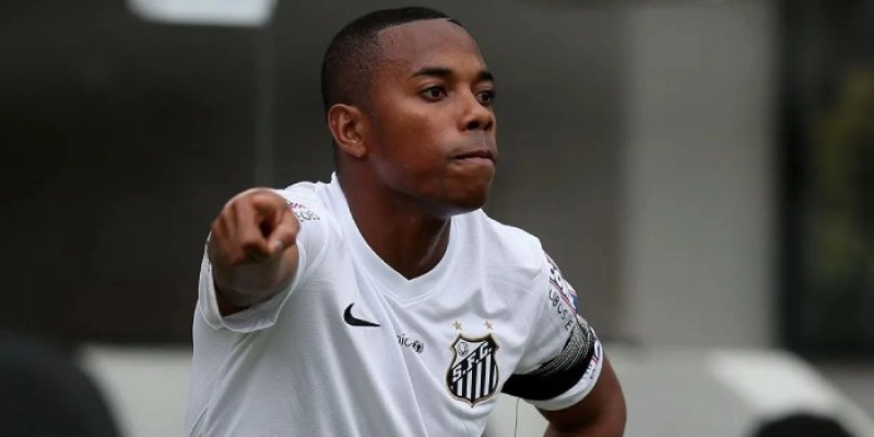 STF suspende julgamento de habeas corpus do ex-jogador Robinho 
