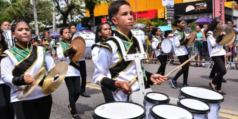 Escolas municipais e bandas marciais desfilam neste sábado e domingo nos bairros José Américo e Valentina, em JP