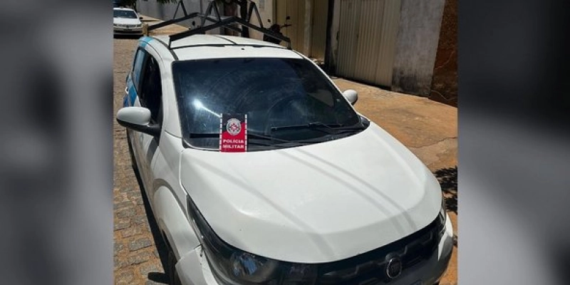Polícia Militar recupera, em Brejo dos Santos, carro com queixa de roubo no Ceará