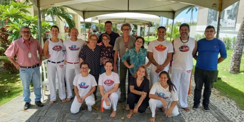 Parceria com grupo de capoeira reúne esporte, recreação, cultura e arte na FCJA