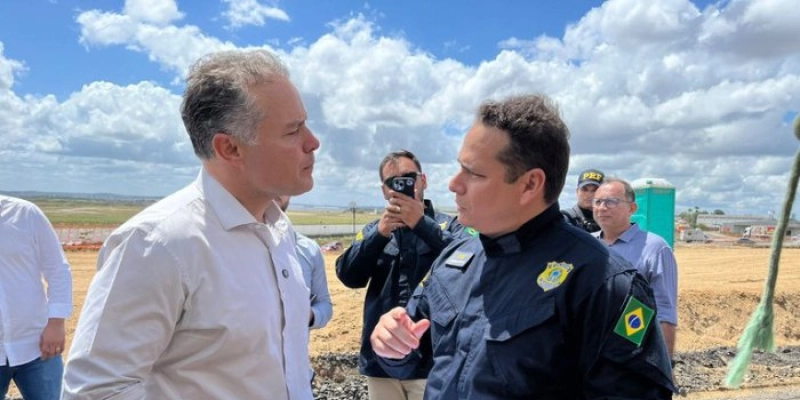 PRF realiza escolta do Ministro dos Transportes Renan Filho na Paraíba