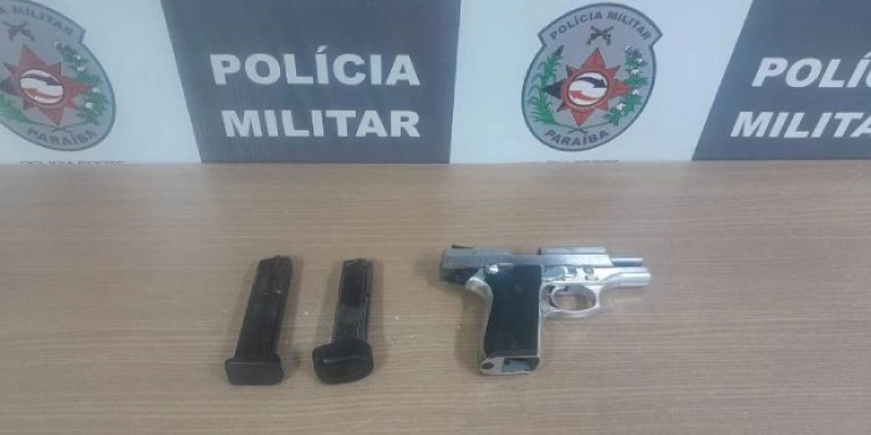 Criminoso que já tinha passagem no sistema prisional por homicídio é novamente preso com arma de fogo e munições 
