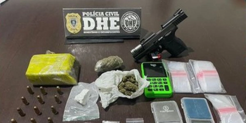 DHE tira de circulação duas armas de fogo e drogas em operações, no Sertão