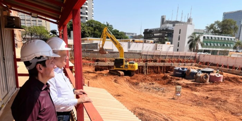 Construção de sede própria do Cofeci segue cronograma vistoriado por diretores
