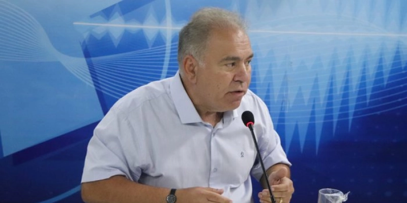 Queiroga lamenta ‘fuga’ de Cícero de debate e lembra números desastrosos na Educação municipal: “Essa é a cara da gente?”