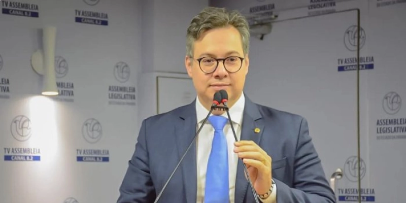 Deputado Júnior Araújo repudia tentativa da oposição de Cajazeiras em barrar distribuição de cestas básicas