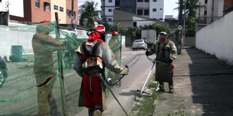 Emlur realiza serviços de zeladoria na Avenida Hilton Souto Maior