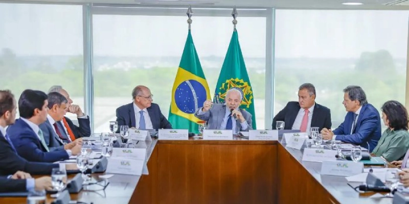  “Tem muita gente gastando o que não tem", alerta Lula sobre bets
