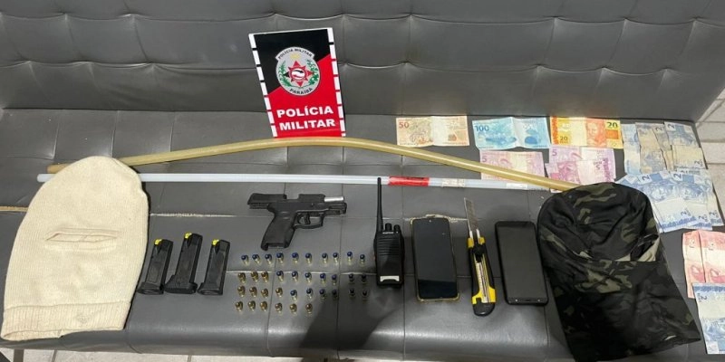 Polícia prende suspeitos por porte ilegal de arma 
