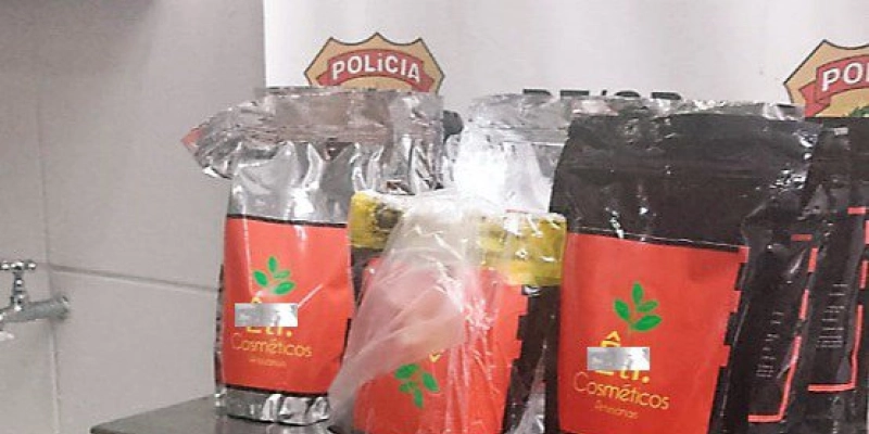 PF prende sete passageiros tentando embarcar com drogas para o exterior