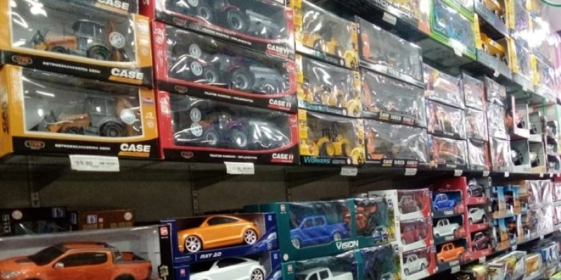 Consumidor deve ficar atento para cuidados necessários na compra dos brinquedos para o Dia das Crianças