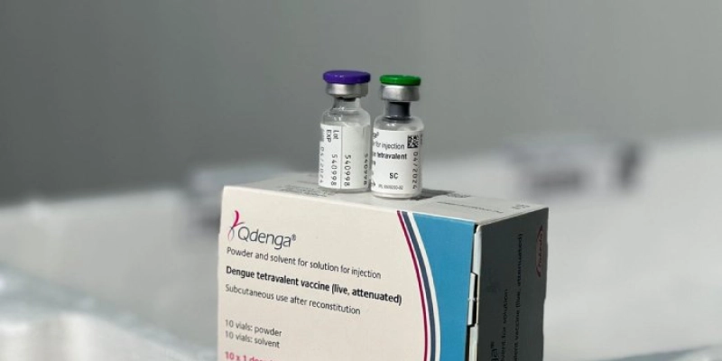 Crianças e adolescentes até 14 anos devem se proteger tomando as duas doses da vacina contra a dengue