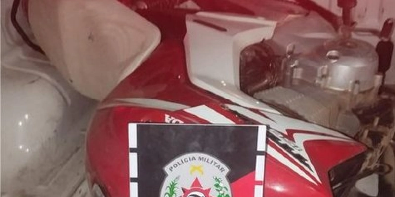 Polícia Militar recupera moto com restrição de roubo/furto em Aparecida
