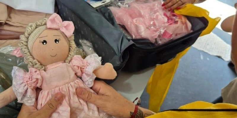 Experiência do Projeto Castelo de Bonecas é apresentada a reeducandas em penitenciária feminina de Goiás