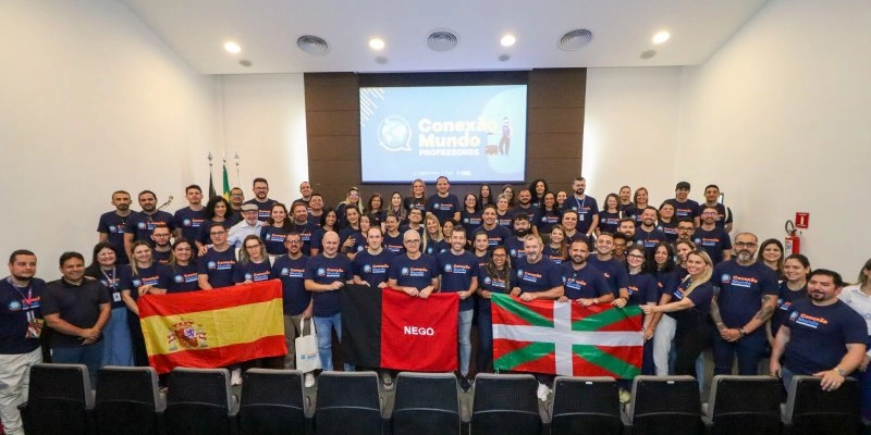 Professores da Rede Estadual assinam termo de compromisso para intercâmbio na Espanha