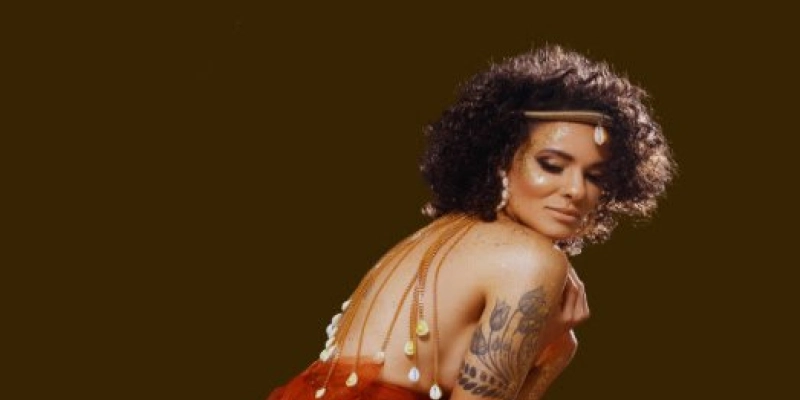Programa Espaço Cultural entrevista cantora Helô Uehara nesta quinta-feira, dia 10
