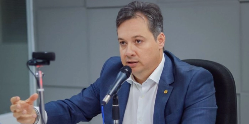 Dia Nacional de Luta contra a Violência à Mulher: lei de Júnior Araújo facilita acesso a antecedentes criminais de terceiros na Paraíba