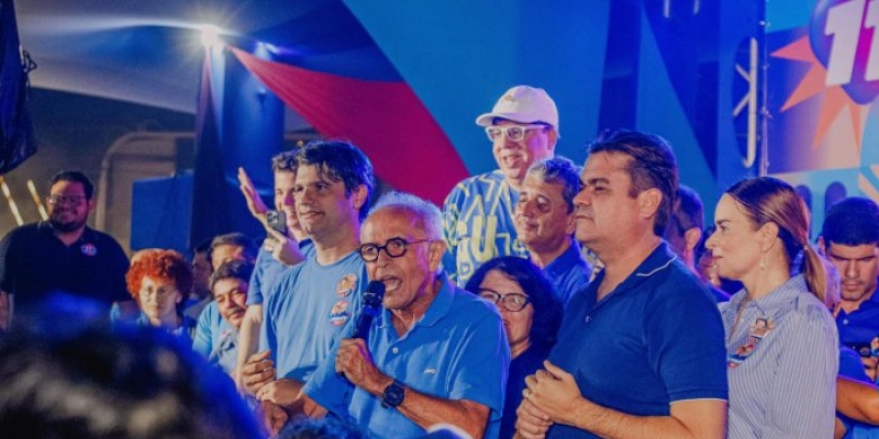Multidão participa de evento para celebrar adesão de forças políticas ao apoio a Cícero e Leo