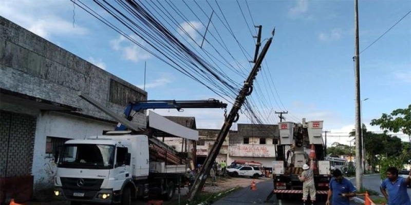Mês de setembro teve mais de 50 colisões em postes registradas na Paraíba