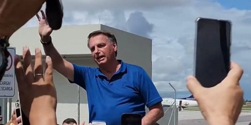 Visita de Bolsonaro a João Pessoa mobiliza 13 bairros em evento de apoio a Queiroga