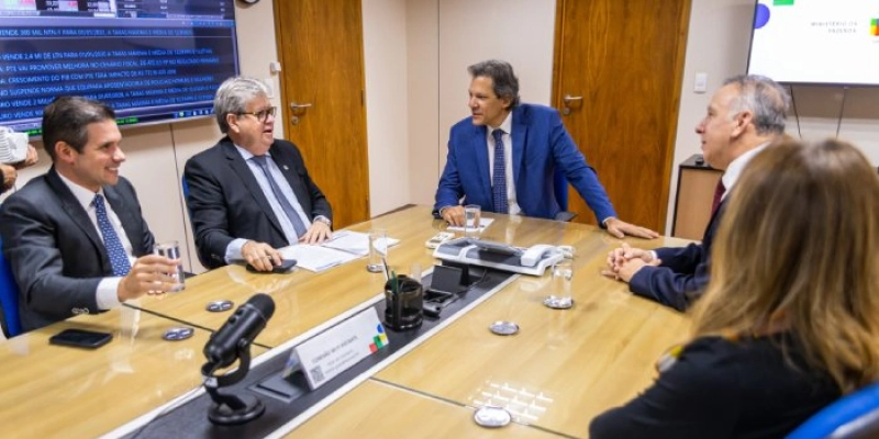João Azevêdo se reúne com ministros Fernando Haddad e Sílvio Costa Filho e trata de investimentos em infraestrutura