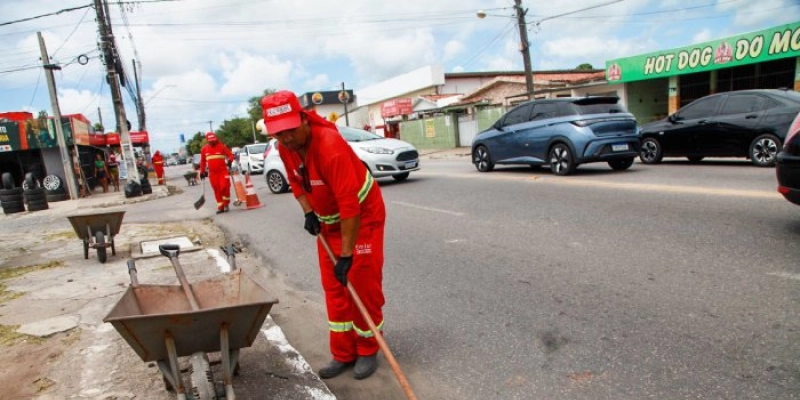 Agentes da Emlur realizam serviços de zeladoria em 23 bairros nesta semana