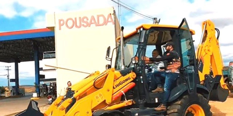 Prefeitura de Coremas adquire retroescavadeira 0km para fortalecer agricultura local