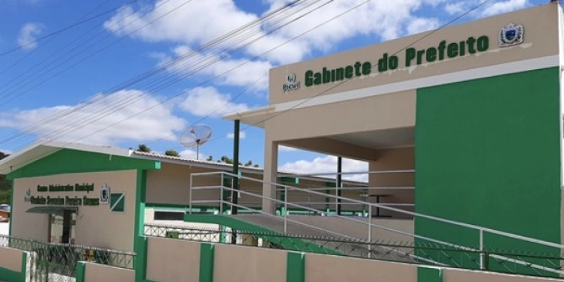 Obra de Creche em Picuí gera inquérito do MP após denúncia de falhas e invasão de terreno