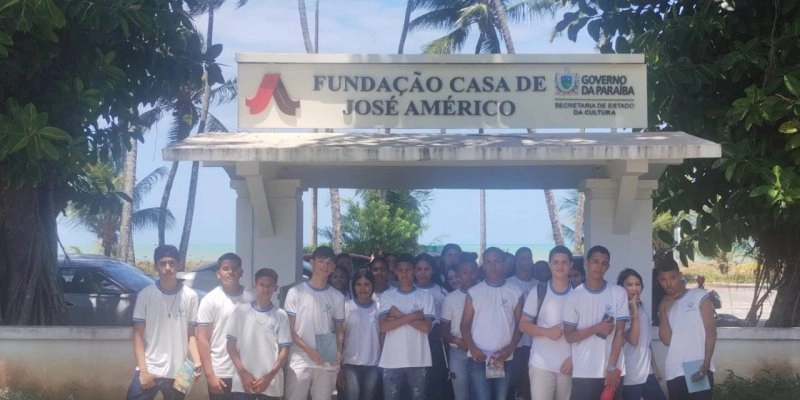 Intelectuais e estudantes participam de seminário da Fundação Casa de José Américo