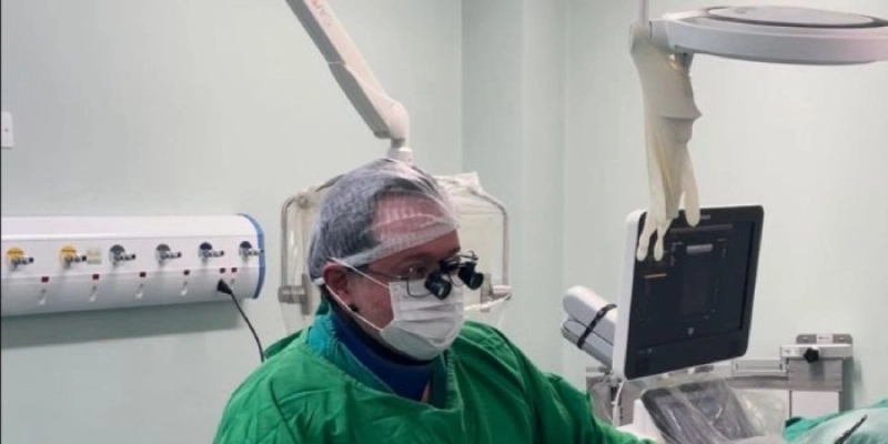 Hemodinâmica do Hospital Metropolitano realiza procedimento endovascular inédito de alta complexidade