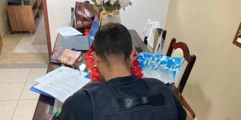PF prende homem por posse de material de abuso sexual infantil