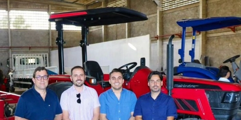 Deputado Gervásio Maia destina trator com implementos agrícolas para Paulista através da CODEVASF