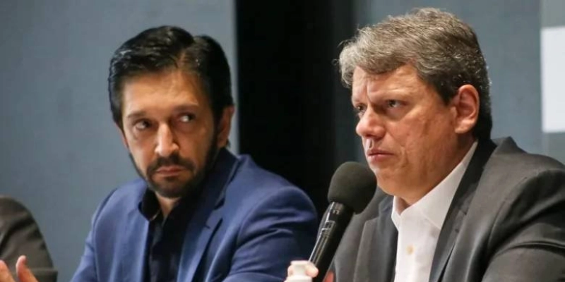 PT pede prisão do governador Tarcísio de Freitas por “fake news”