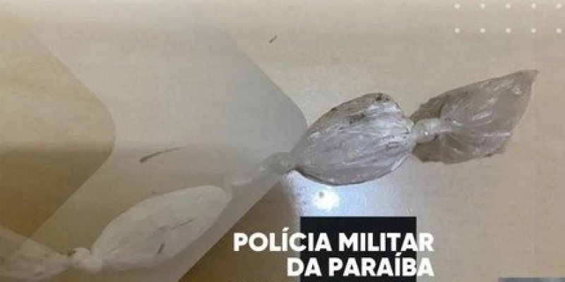 Polícia Militar prende homens por tráfico de drogas na Vila Nova I, em Cajazeiras